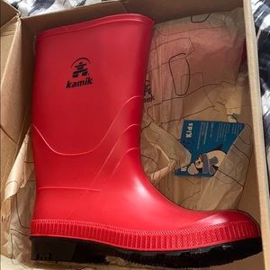 New Kamik rain boots for kids size 6